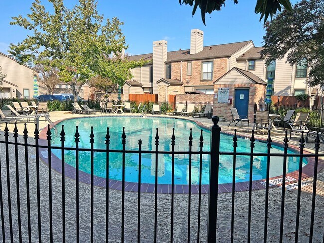 Building Photo - 1201 McDuffie St