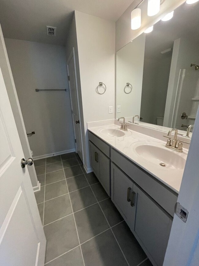 Building Photo - Introducing a stunning home