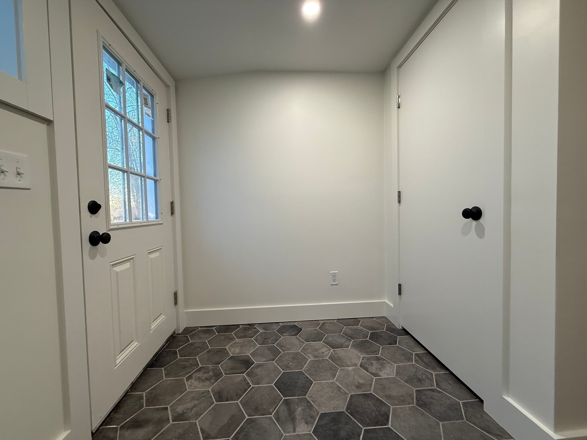 Building Photo - 35 Grant St