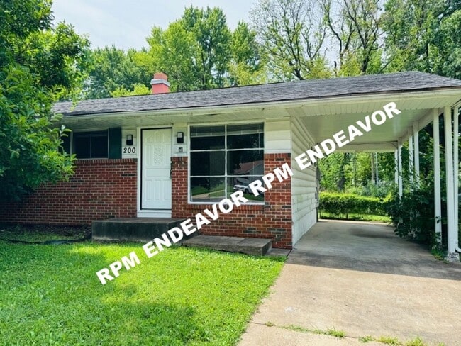 Building Photo - 3-bedroom Move-In Ready with Covered Outdo...