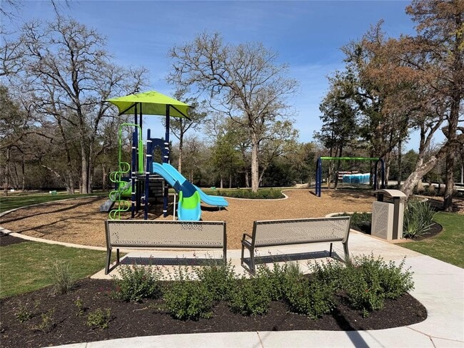 Building Photo - 202 Constanza Trl