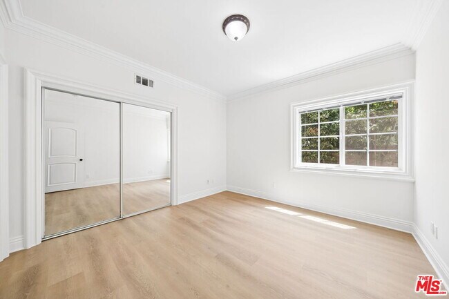 Building Photo - 14654 Gault St