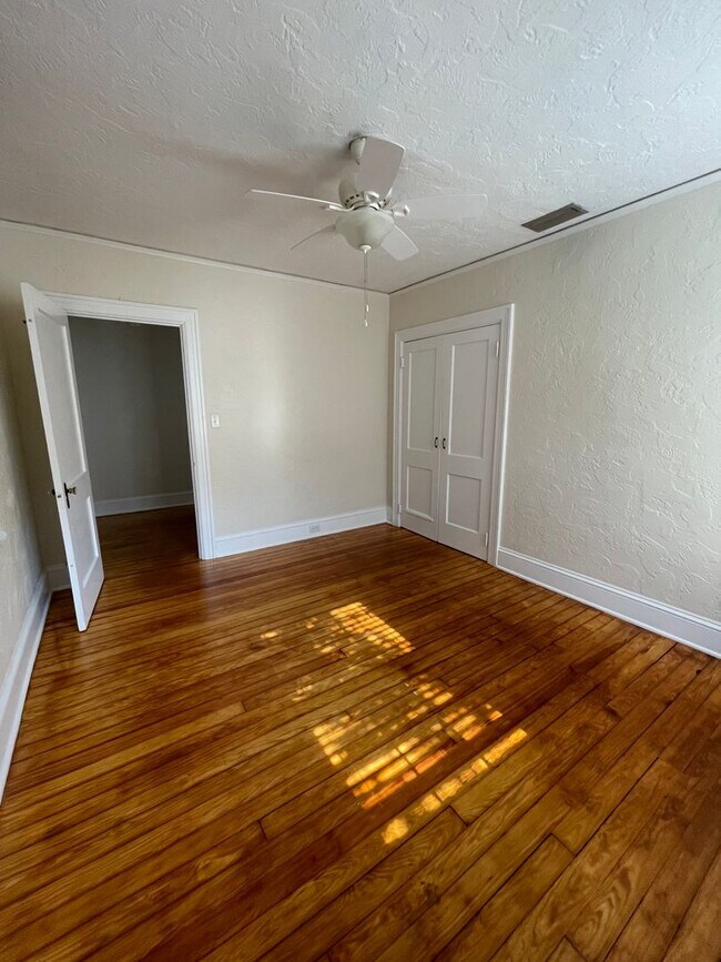 Building Photo - LEASE PENDING!!!! FALL 2026!!! NEWLY REMOD...