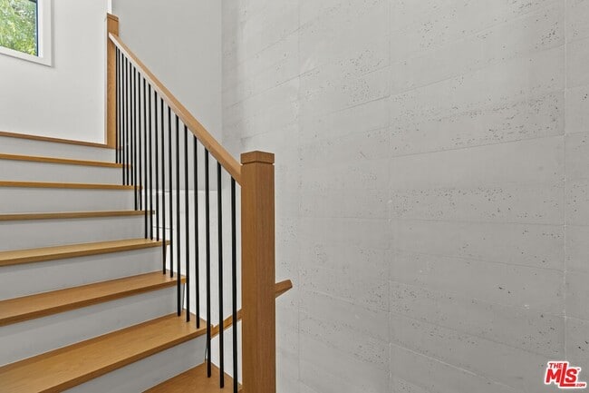 Building Photo - 14535 Killion St