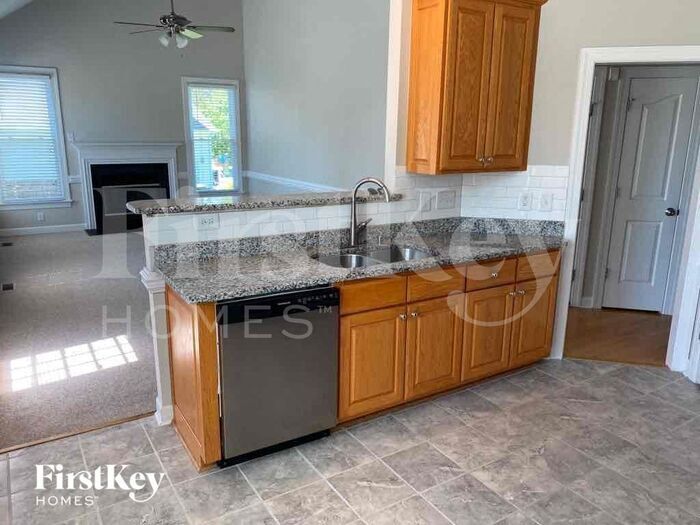 Building Photo - 307 Lucas Park Dr