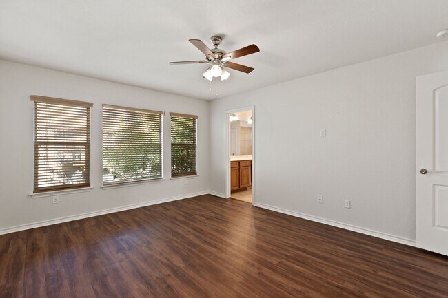 Building Photo - 4219 Woodbridge Way