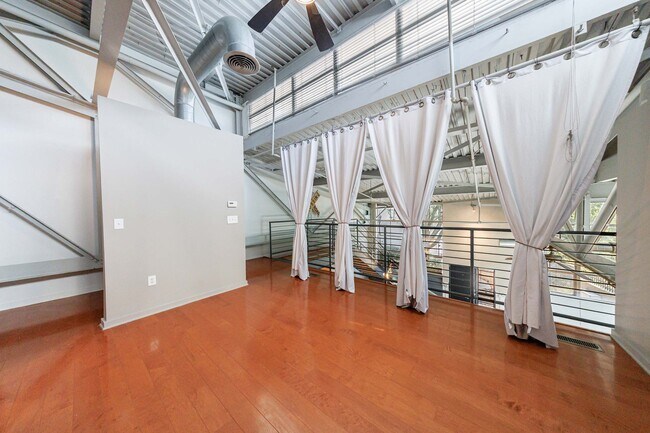 Building Photo - 400 Village Pkwy