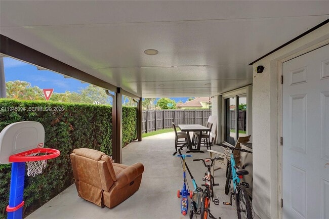 Building Photo - 898 NW 131st Ave