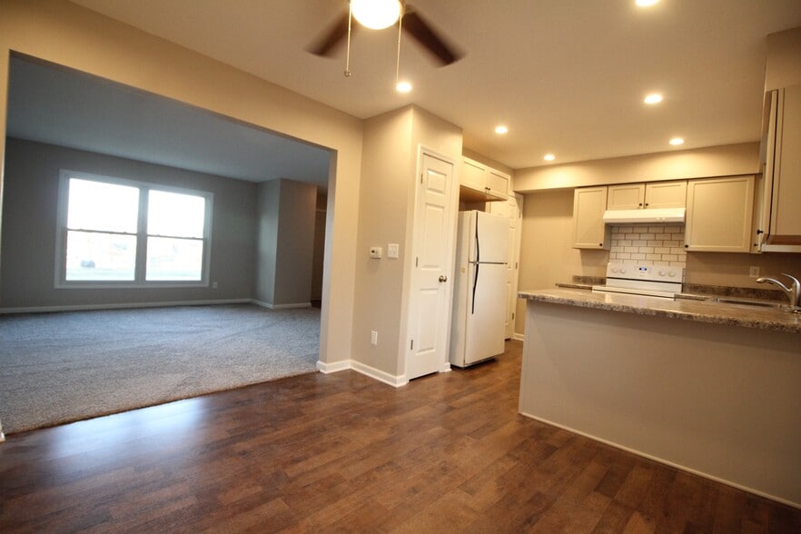 Building Photo - 4926 Madison Ave