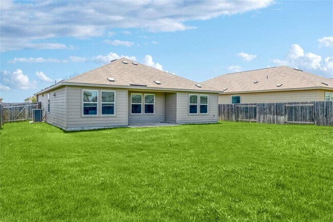 Building Photo - 421 Bluejack Wy