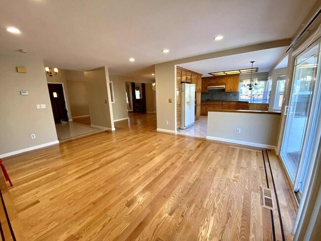 Building Photo - 503 Glasgow Ct