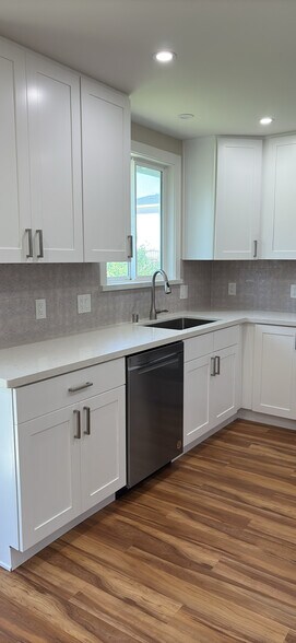 Building Photo - 2287 Poplar Ave