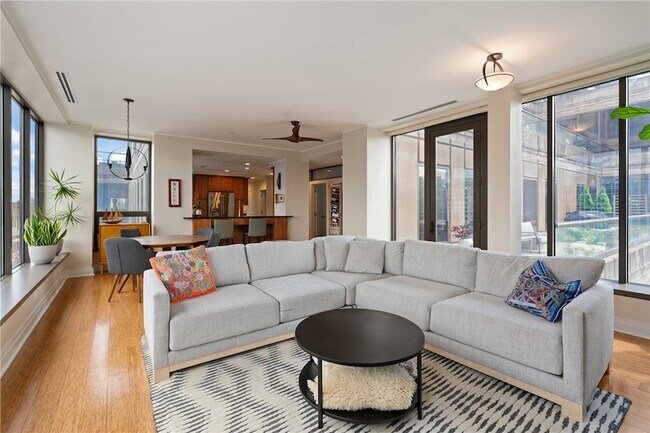 Building Photo - 151 Fort Pitt Blvd