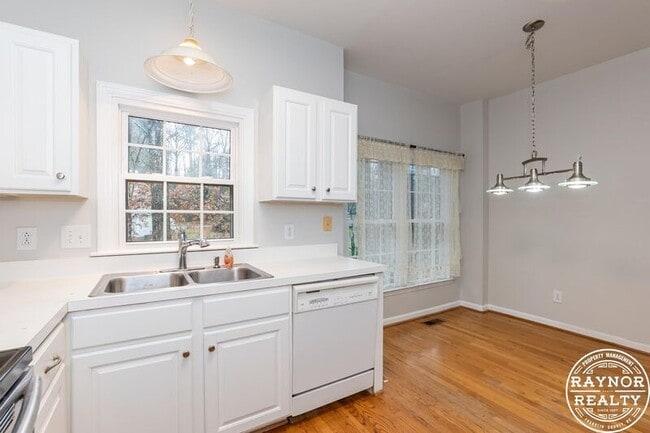 Building Photo - 810 Tacy Pl