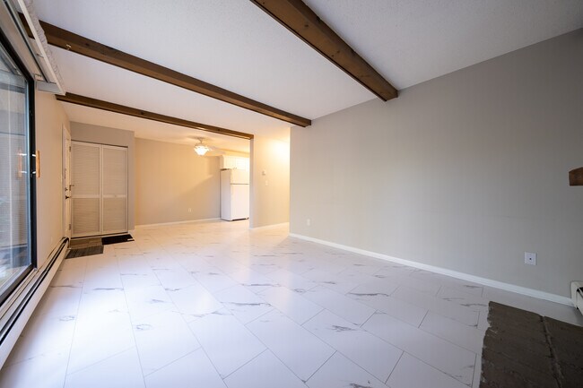 Building Photo - 7186 72nd Ln N