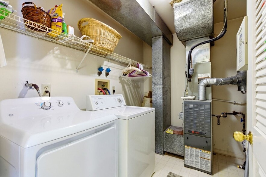 Building Photo - 3403 Waltham Ct