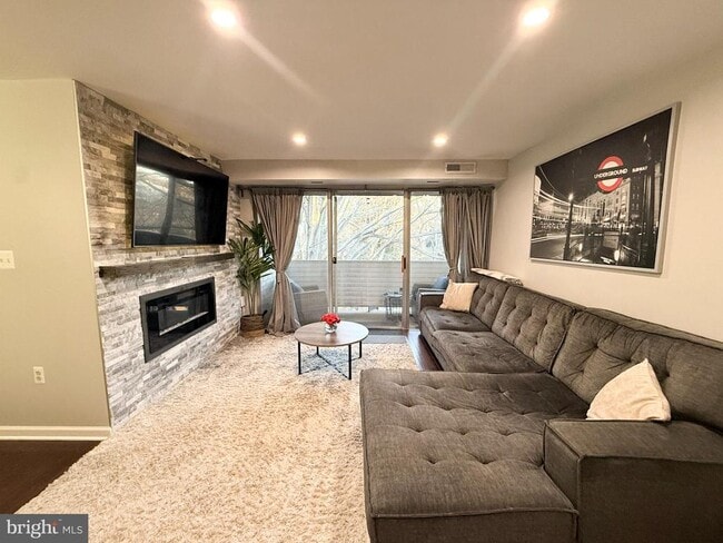 Building Photo - 5616 Bismach Dr