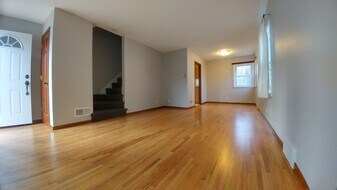 Building Photo - 115 19th St. SE
