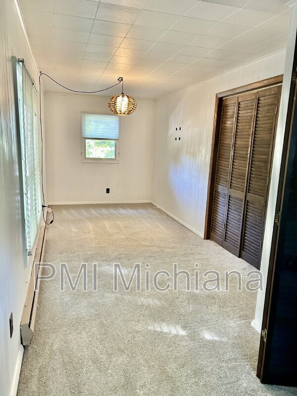 Building Photo - 52554 Kenilworth Rd