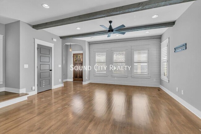 Building Photo - 1801 Sevier St