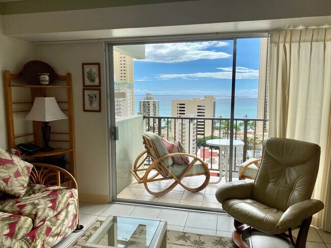 Building Photo - Ocean View - Fully Furnished 1 Bedroom - W...