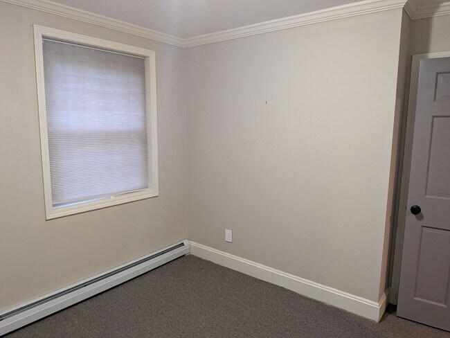 Building Photo - Gorgeous 4 Bed, 3 Bath House for Rent in Menands!