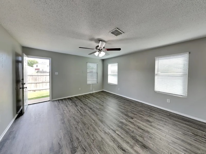 Building Photo - 4837 Waterford Dr