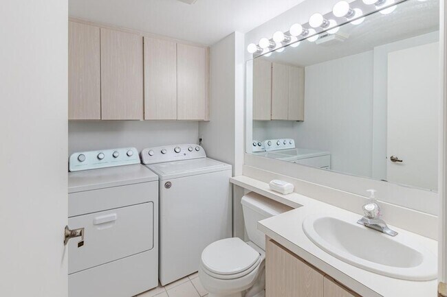 Building Photo - 3261 SW Sunset Trace Cir