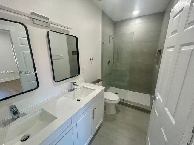 Building Photo - 1123 NW 25th St