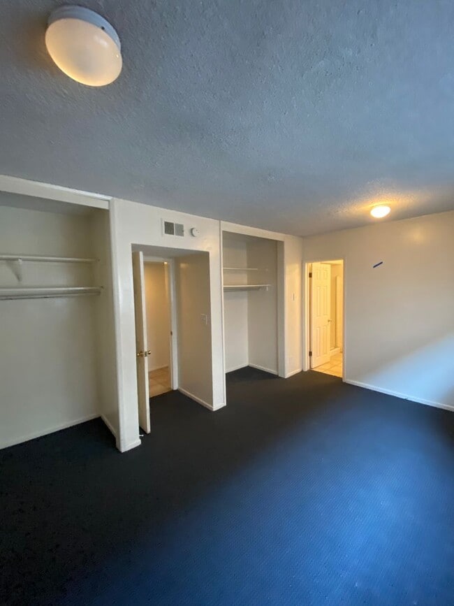 Building Photo - 6525 Del Playa Dr