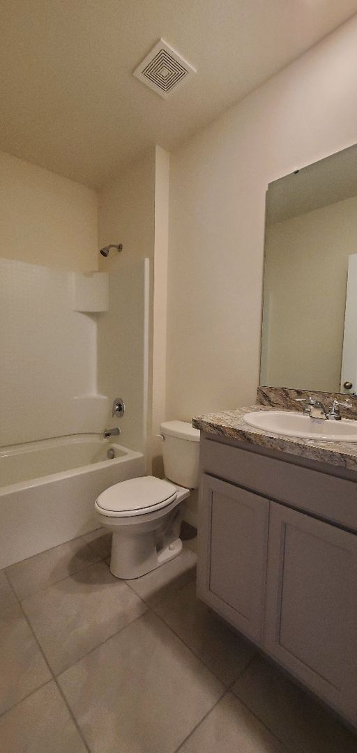 Building Photo - 3-Bedroom, 2.-Bathroom in Squires Grove/Wi...