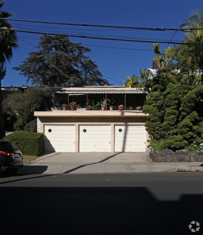 Building Photo - 4529-4535 Finley Ave