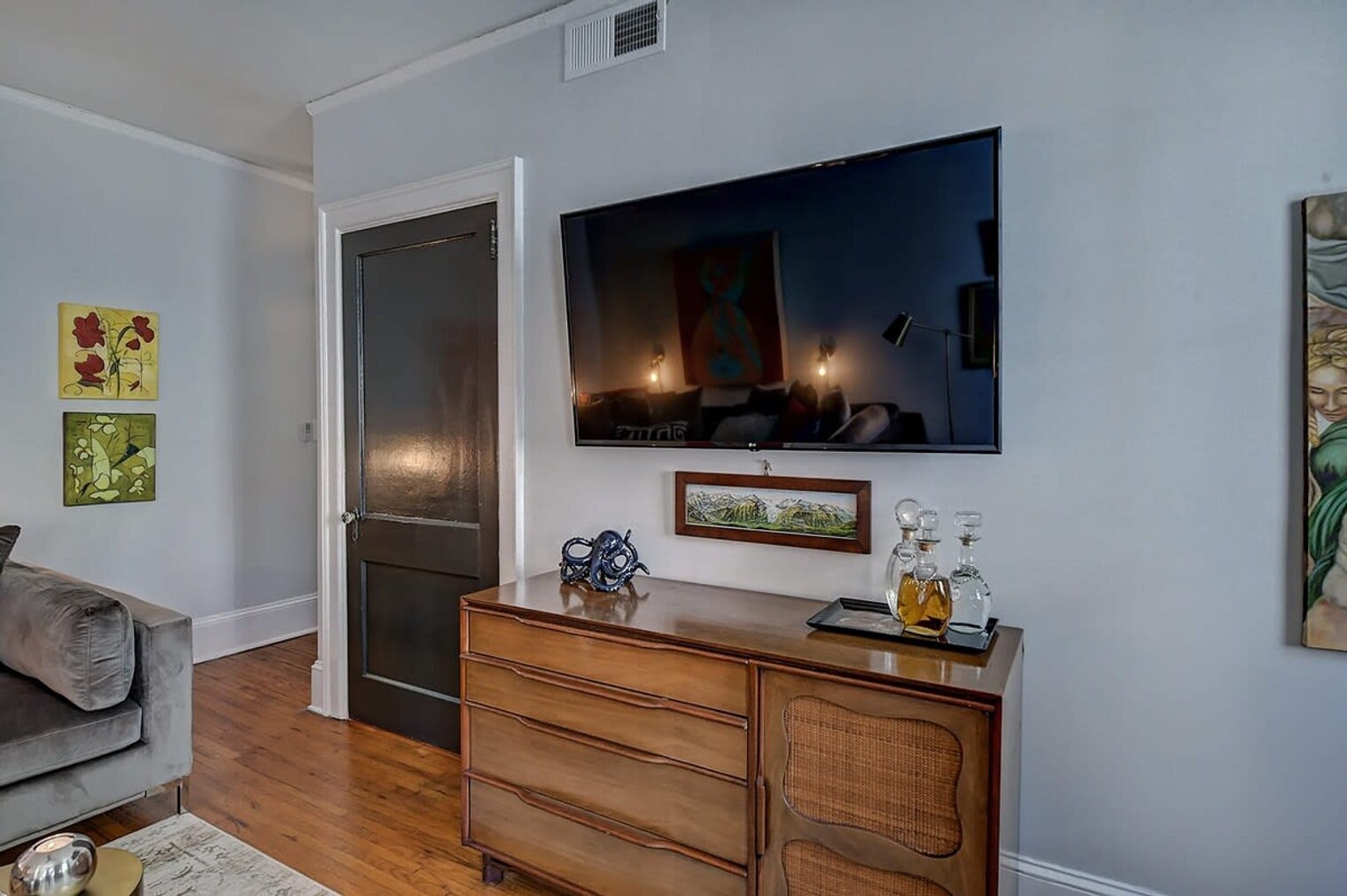 Building Photo - 518 Lamar Ave