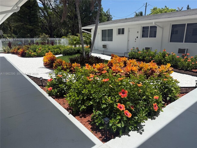 Building Photo - 1300 NE 110th St