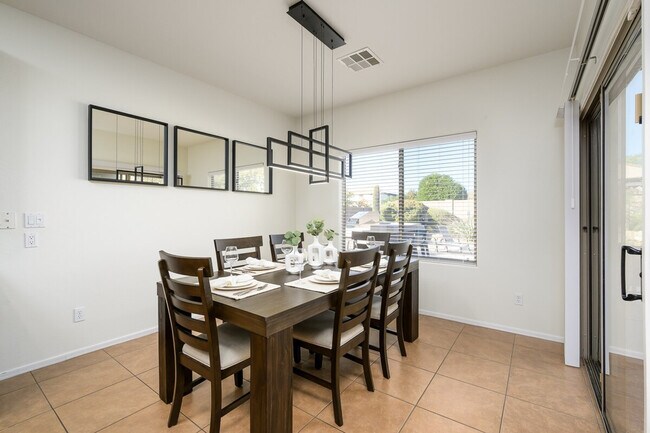 Building Photo - 5538 W Andrea Dr