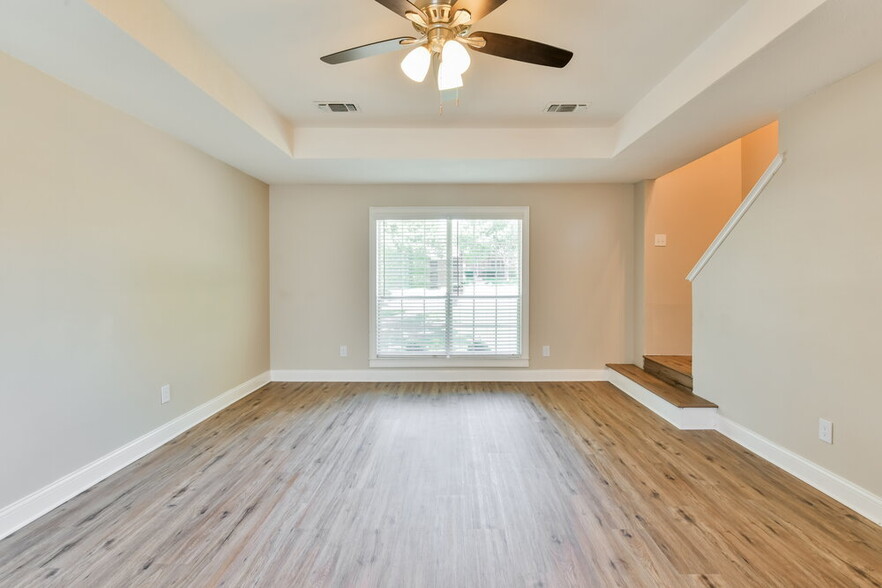 Building Photo - 5208 Gaelic Ct