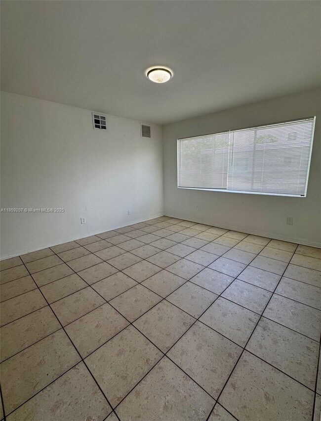 Building Photo - 670 NE 88th Terrace