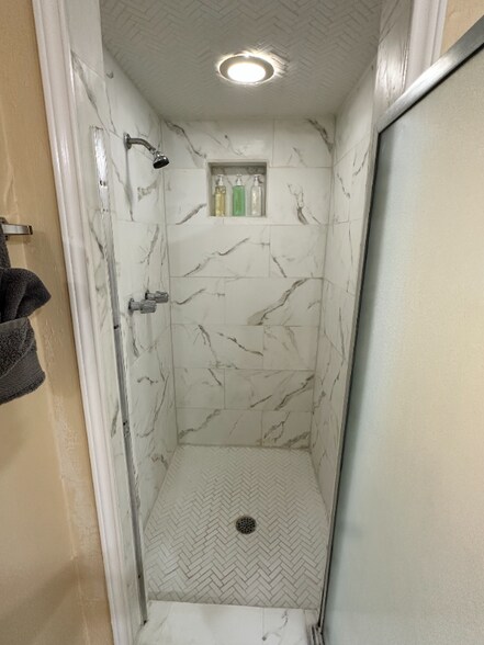 Building Photo - 4821 S Country Club Rd