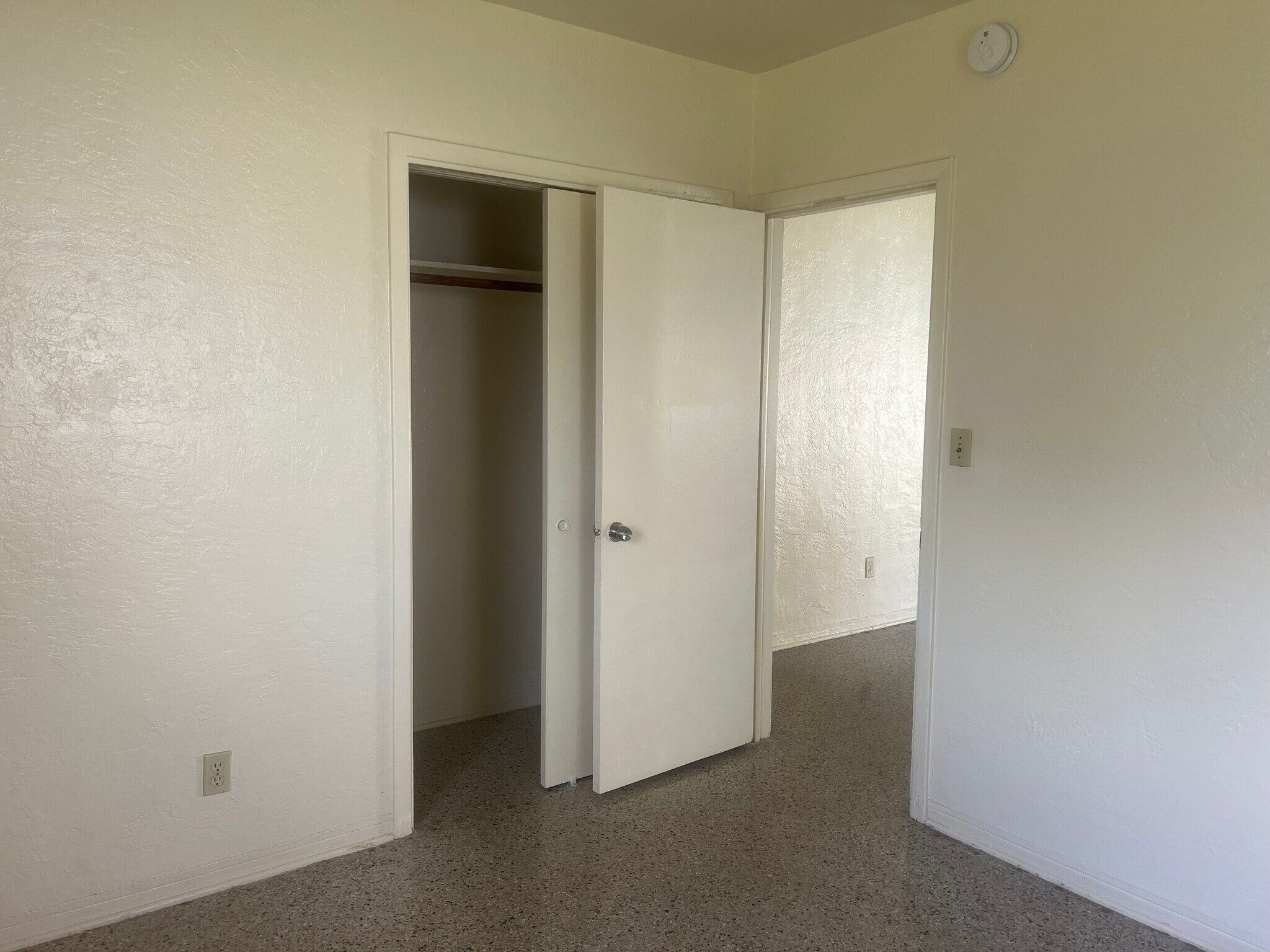 Building Photo - 505 NE 150th St