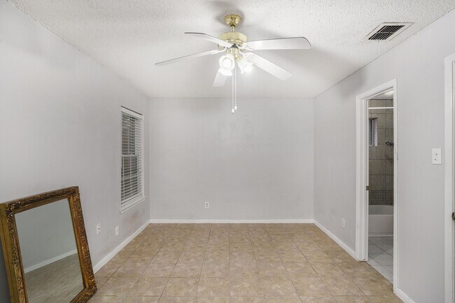 Building Photo - 17306 Fife Ln