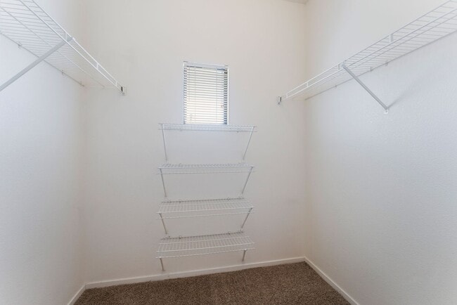 Building Photo - Bright 2-Bed Condo with Patio!