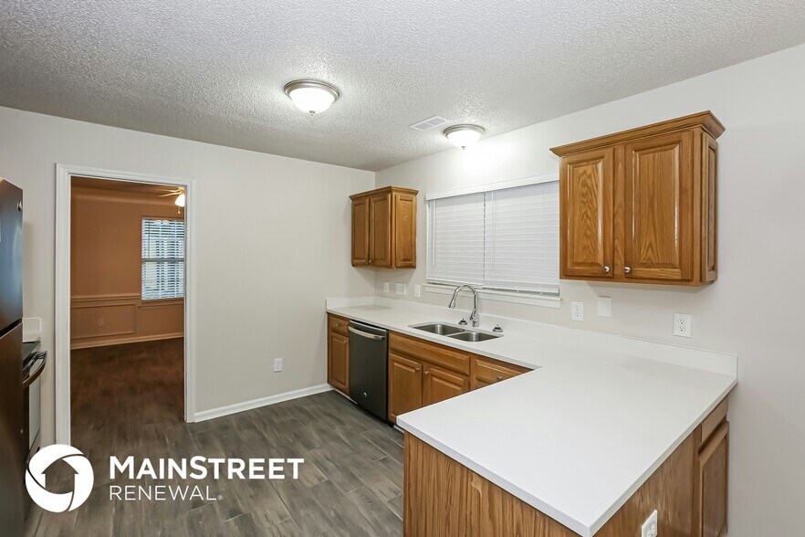 Building Photo - 3330 Crescent Knoll Dr