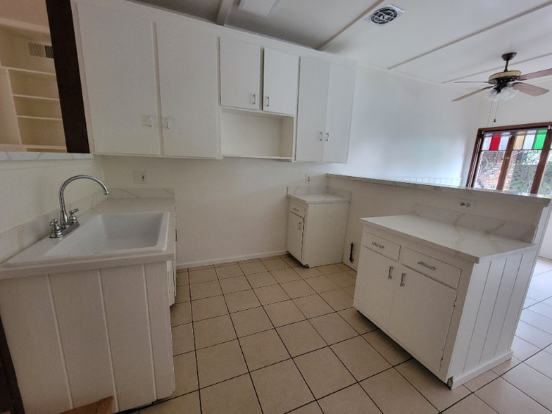 Building Photo - 13533 Leadwell St