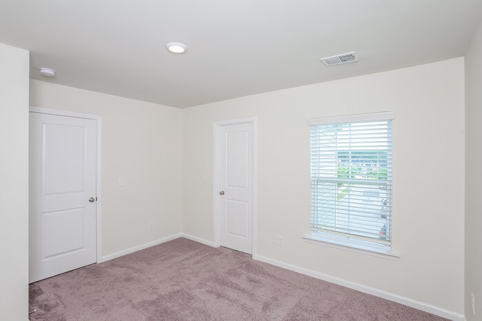 Building Photo - 79 Blue Fescue Way