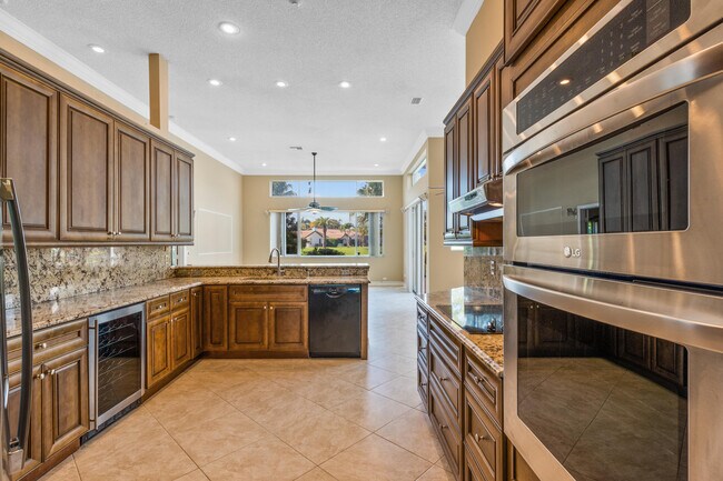 Building Photo - 6051 NW 60th Ave