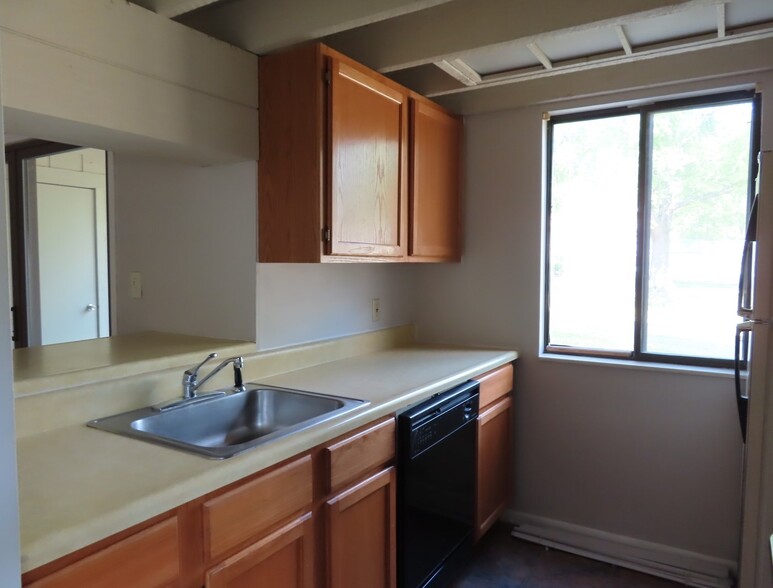 Building Photo - 2109 Melrose Dr