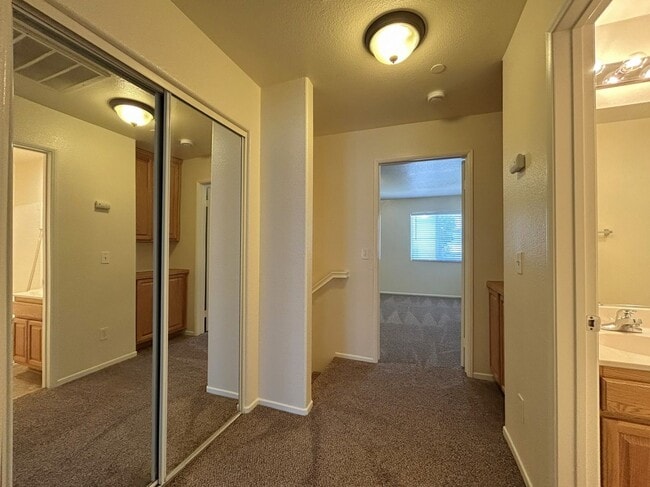Building Photo - Two-Story 3-Bedroom Condo in Orange Gardens HOA!