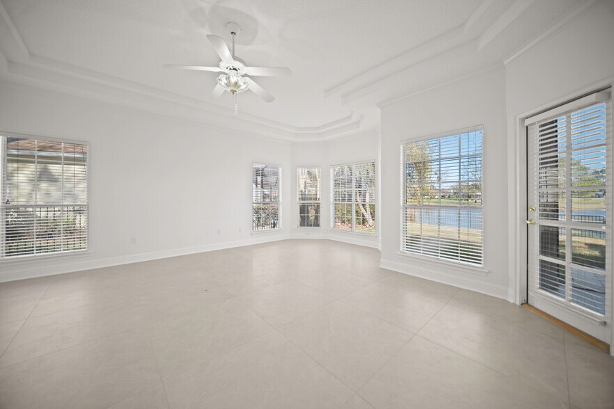 Building Photo - 10061 Vineyard Lake Rd E