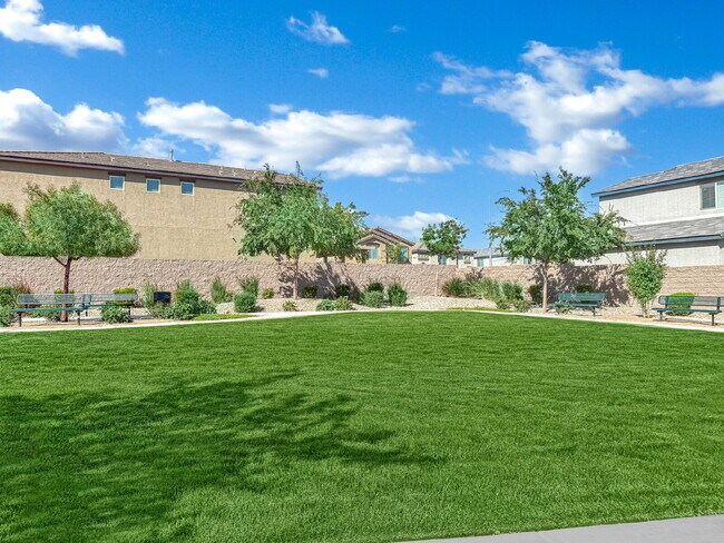 Building Photo - Gorgeous 5 Bedroom home!