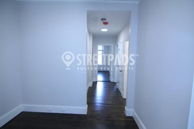 Building Photo - 3 bedroom in Boston MA 02115